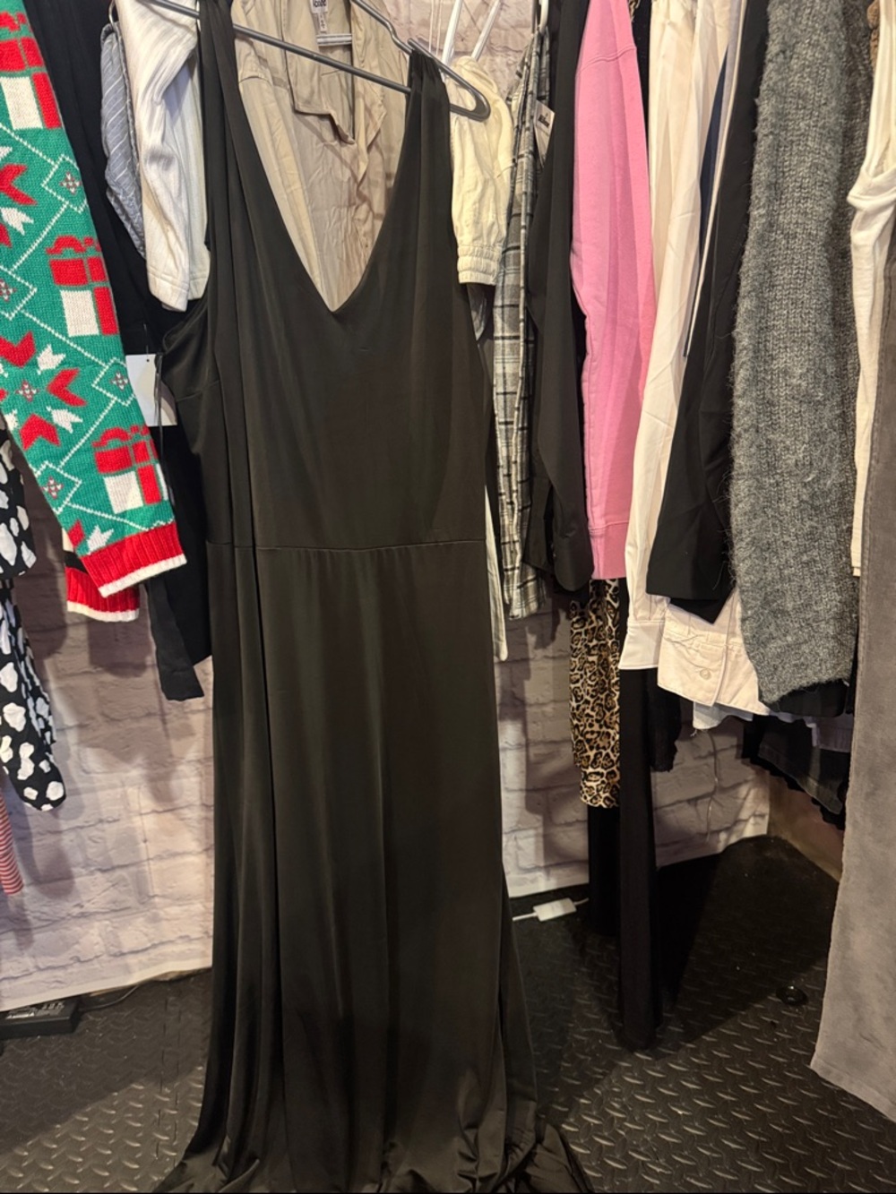 Love by Design • NWT Gevena Sleeveless V-Neck Maxi Dress - Picture 3 of 5
